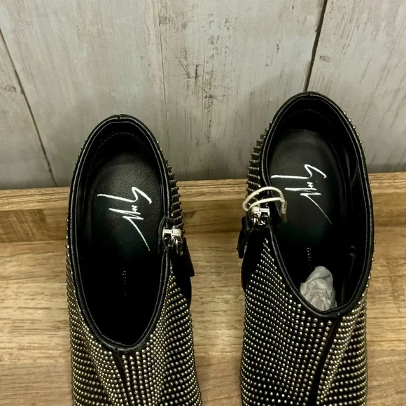 NWT-AUTHENTIC Giuseppe Zanotti Black Leather Metal Studded Booties, 36 (6.0/6.5) - Picture 9 of 12
